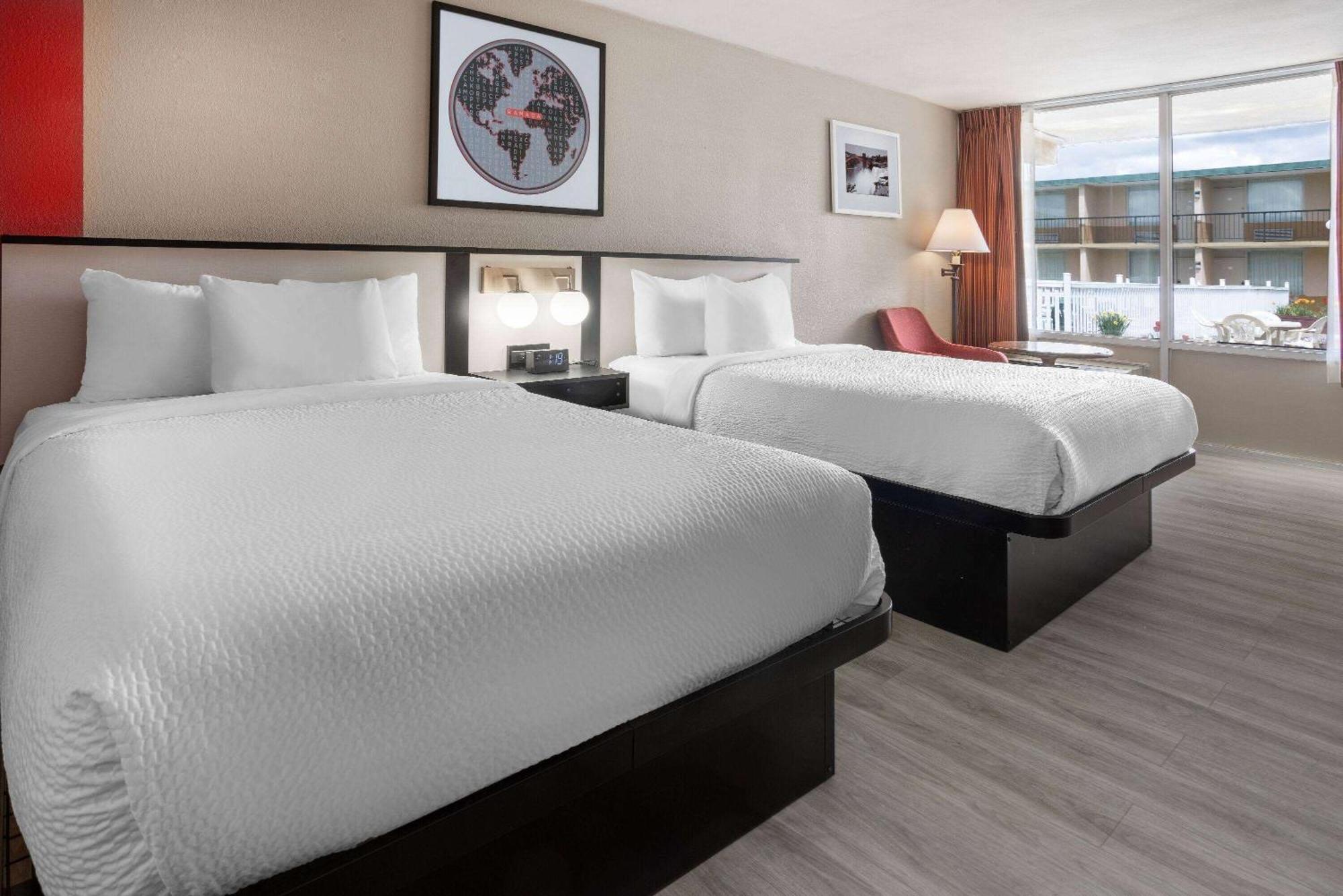 Ramada By Wyndham Rome - Verona Bagian luar foto