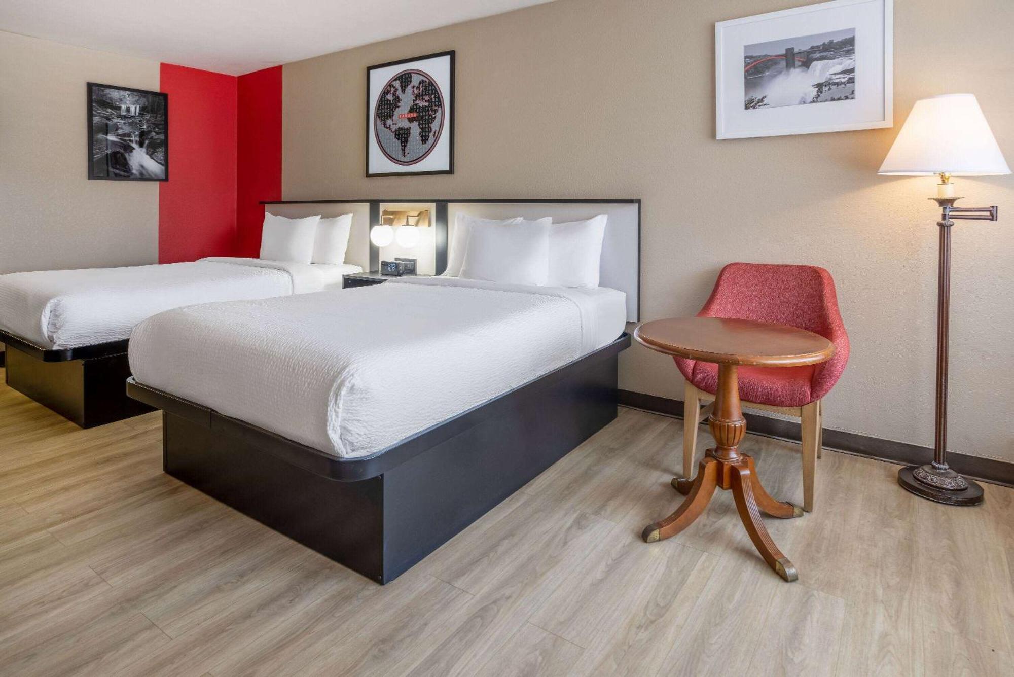 Ramada By Wyndham Rome - Verona Bagian luar foto